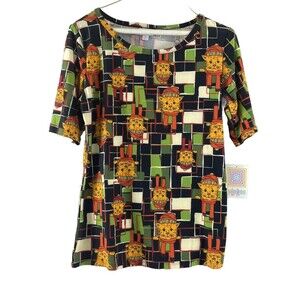 LulaRoe Gigi Women Short‎ Sleeve Top Winter Cats Christmas Sz Medium Green & Red